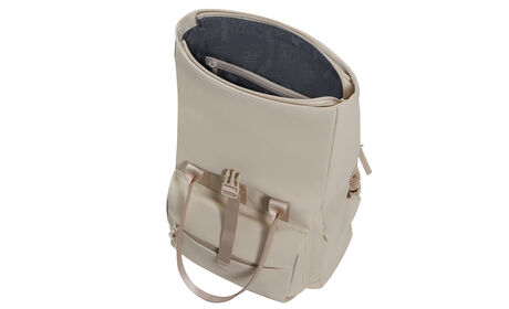 Large main compartment