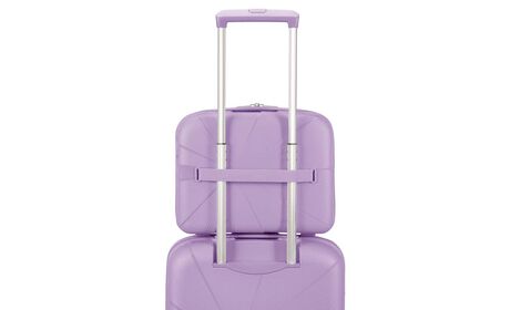 Smart sleeve: az intelligens funkció, mellyel könnyedén felhúzhatod a táskát a bőrönd húzószárára