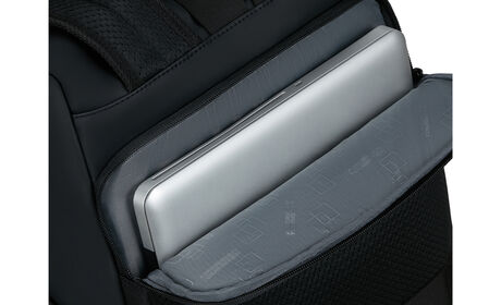 Külön laptop rekesz 14" modellhez