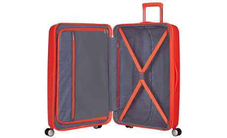 Extra cipzáras zsebbel rendelkező
 belső rendszerező 