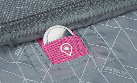 Beépített AirTag tartó