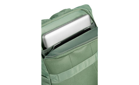 Elkülönített laptop- és tablettartó zseb