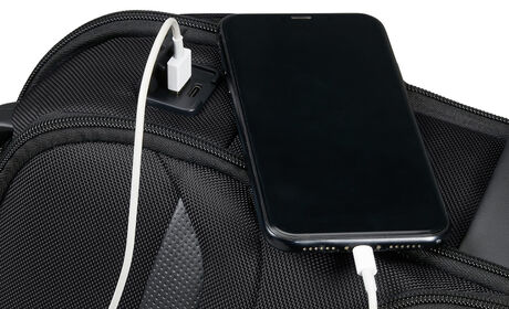 Két beépített USB porttal 