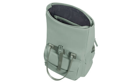 Large main compartment