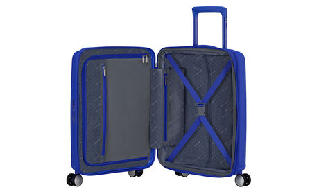 Extra cipzáras zsebbel rendelkező
 belső rendszerező 