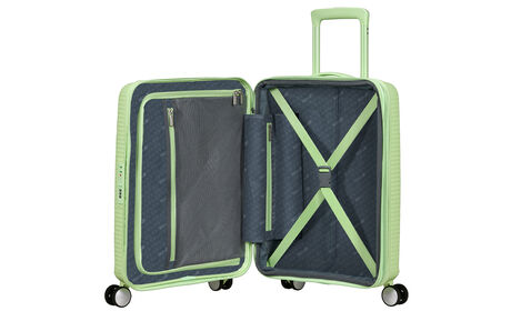 Extra cipzáras zsebbel rendelkező
 belső rendszerező 