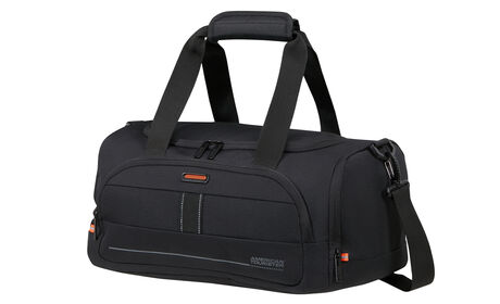 Megfelel a Ryanair és a Wizz Air ingyenes fedélzeti kézipoggyász méreteire vonatkozó szabályainak