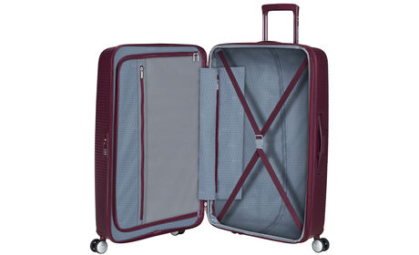 Extra cipzáras zsebbel rendelkező
 belső rendszerező 