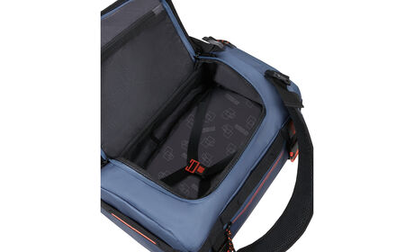 Keresztpántos ruhatartó zseb