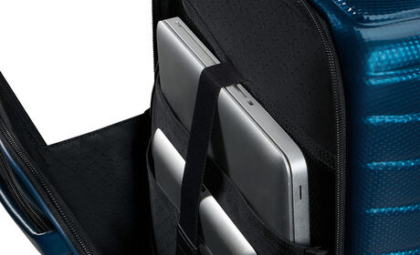 Könnyen hozzáférhető elülső zseb