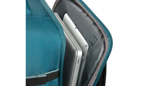 Külön laptop rekesz 15.6" modellhez