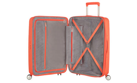 Extra cipzáras zsebbel rendelkező
 belső rendszerező 