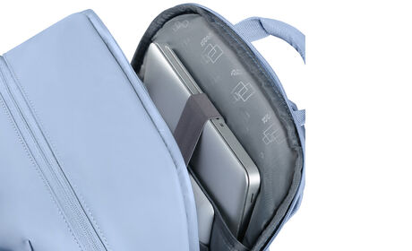 Külön laptop rekesz 15.6" modellhez