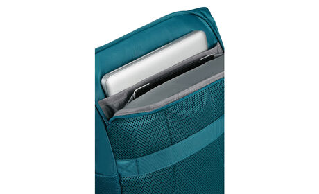 Separate laptop & tablet compartment