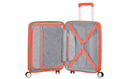 Extra cipzáras zsebbel rendelkező
 belső rendszerező 