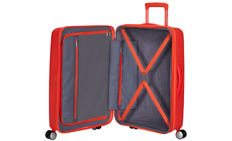 Extra cipzáras zsebbel rendelkező
 belső rendszerező 