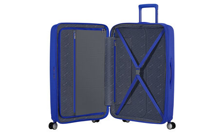 Extra cipzáras zsebbel rendelkező
 belső rendszerező 