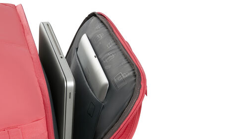 Külön laptop rekesz 15.6" modellhez