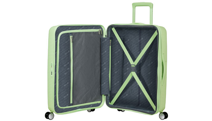 Interior organisation with extra zipped apron pocket 