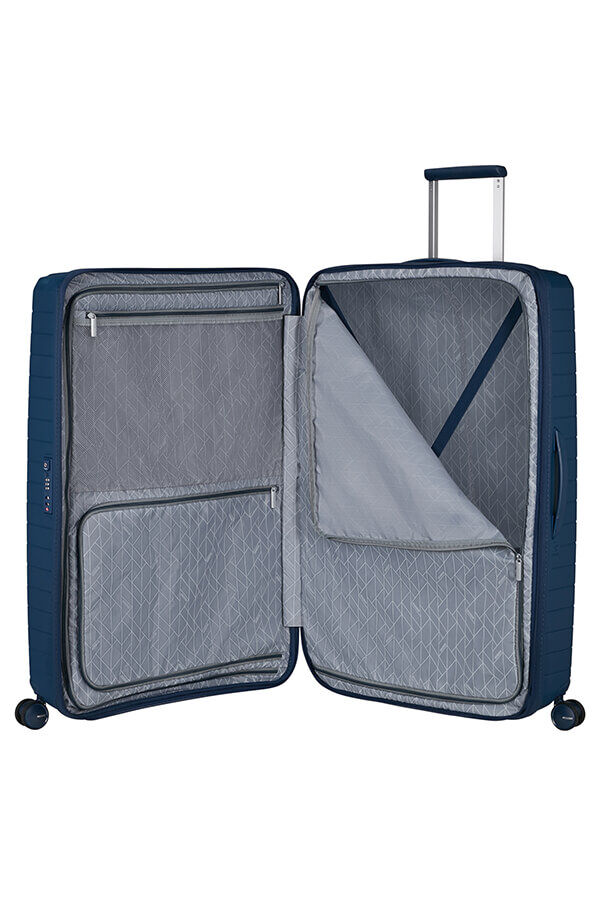 American Tourister FastForward Spinner 83/31 TSA EXP 83cm  Tenger&eacute;szk&eacute;k