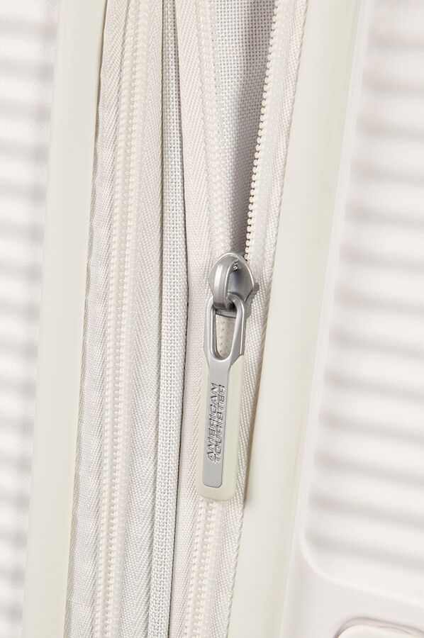 American Tourister Soundbox Spinner poszerzany 67cm Pure White