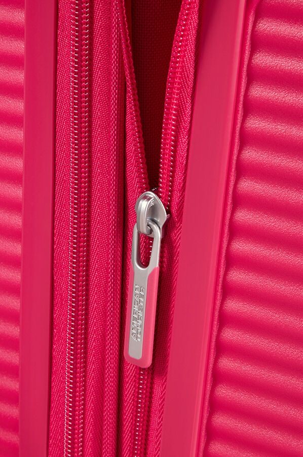 SoundBox K&ouml;zepes m&eacute;retű feladhat&oacute; poggy&aacute;sz | American Tourister Soundbox Spinner poszerzany 67cm Lightning Pink
