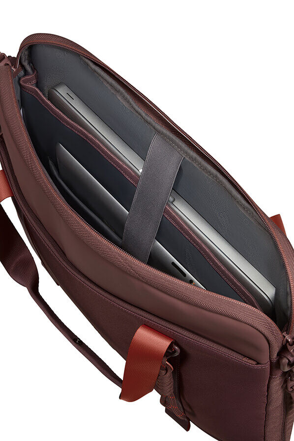 Minima Aktat&aacute;ska 15.6''