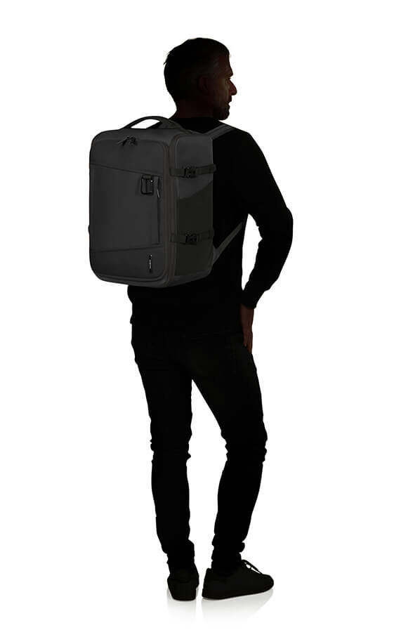 2FIT &Uuml;l&eacute;s al&aacute; helyezhető h&aacute;tizs&aacute;k 2 in 1