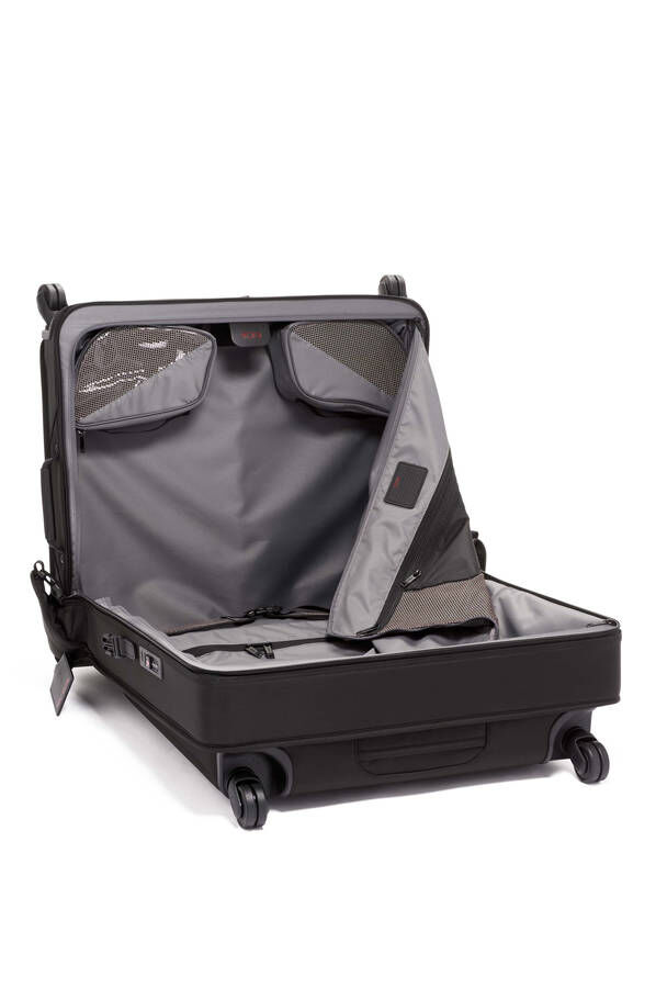 TUMI Alpha 2 EXT TRIP 4 WHL GMT BAG  Black