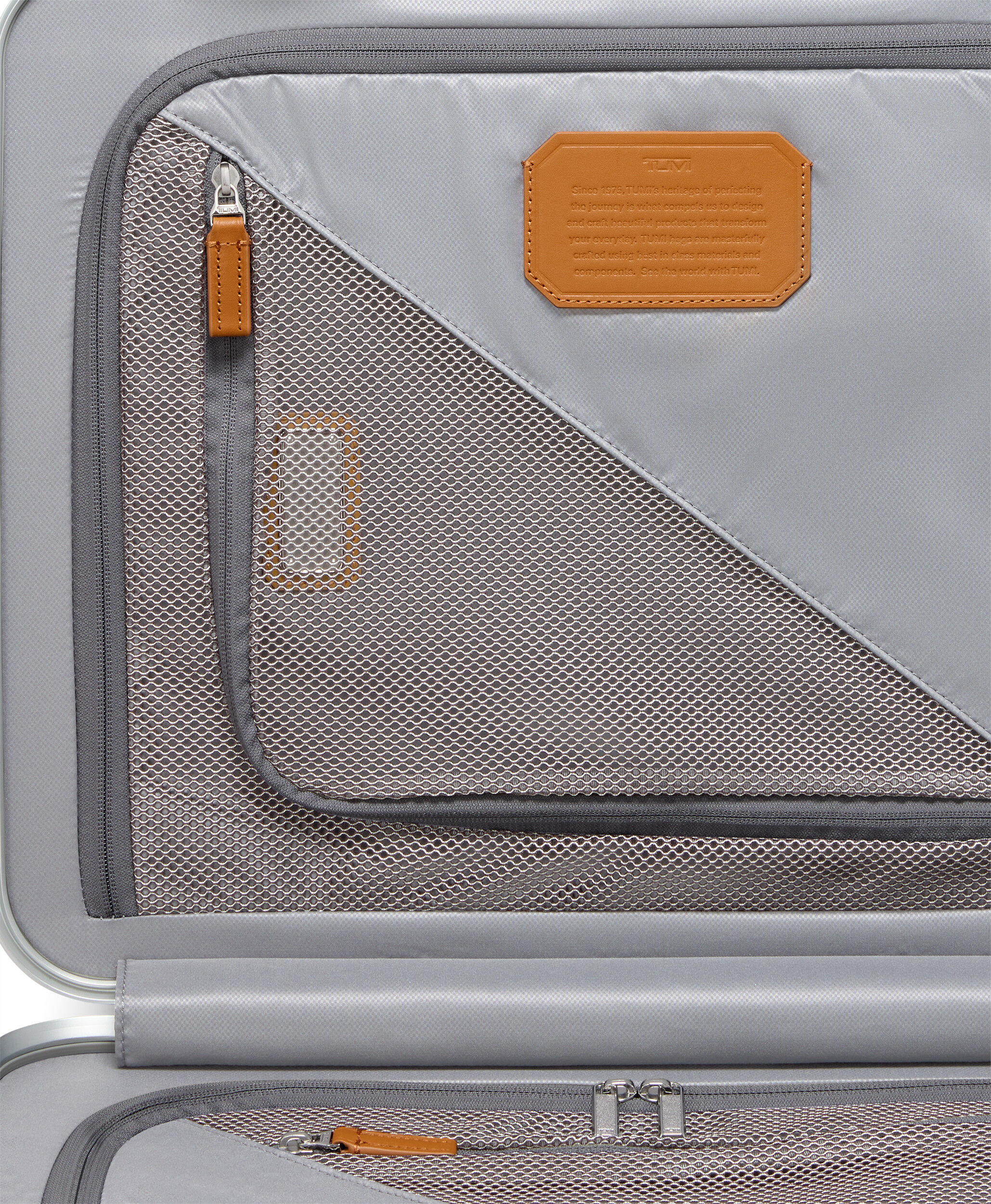 19 Degree Aluminium Spinner (4 ker&eacute;k) 56 cm - Cont. | TUMI Large Cabin