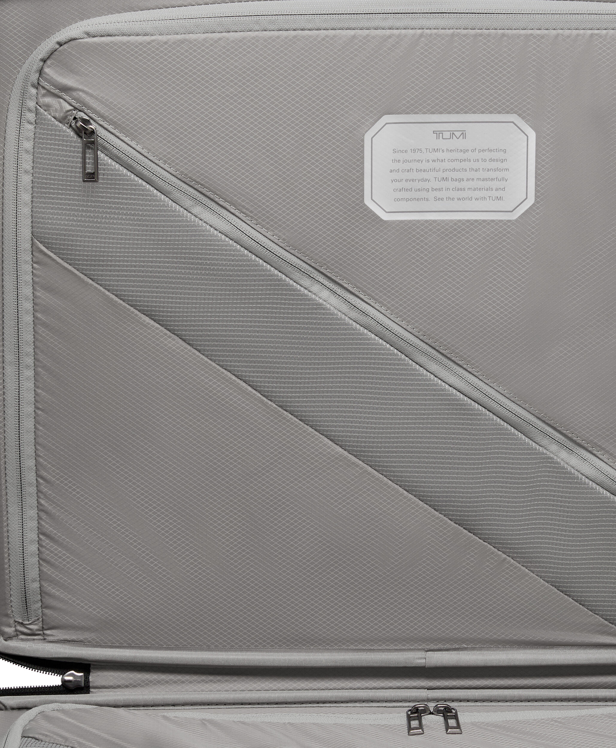 TUMI Short Trip Checked Luggage 66 cm